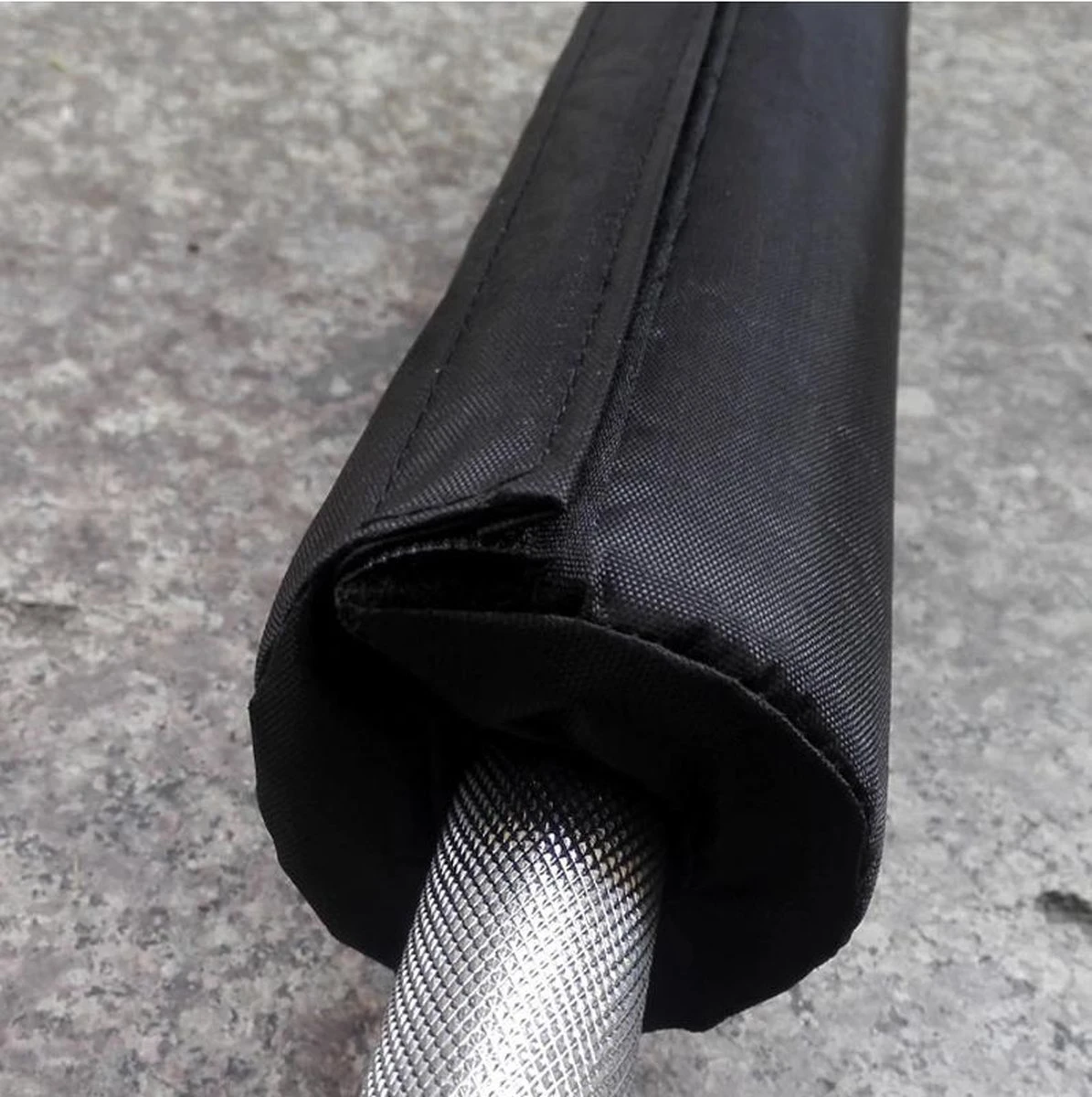 Merkloos Barbell Pad - Nekbeschermer Voor Halterstang - Squat Sponge - Barpad - Squat Stang Bar Pad - Hip Thrusts - Nekkussen - Barbell Kussen 3 Merkloos Barbell Pad - Nekbeschermer Voor Halterstang - Squat Sponge - Barpad - Squat Stang Bar Pad - Hip Thrusts - Nekkussen - Barbell Kussen - Afbeelding 3