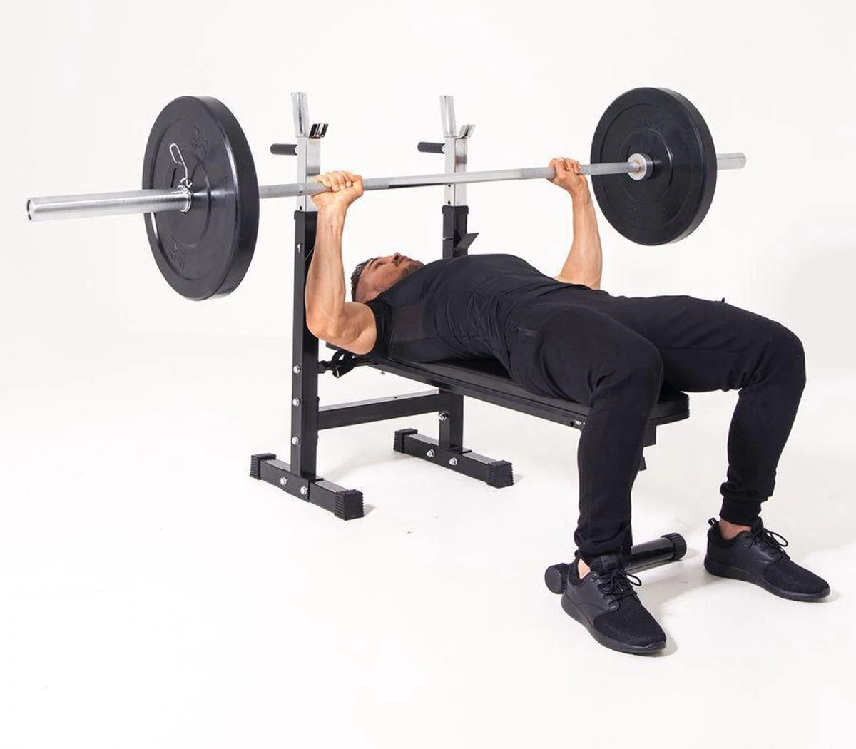 SOUTHWALL Halterbank - Fitnessbank - Verstelbare Haltersteunen - Belastbaar Tot 200kg - Zwart 5 SOUTHWALL Halterbank - Fitnessbank - Verstelbare Haltersteunen - Belastbaar Tot 200kg - Zwart - Afbeelding 5