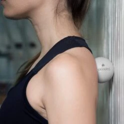 Navaris Lacrosse Massageballen - 2x Triggerpoint Massage Bal Voor Rug, Benen En Nek - Fascia Voetroller Ballen Voor Zelfmassage - Set Van 2 8 Navaris Lacrosse Massageballen - 2x Triggerpoint Massage Bal Voor Rug, Benen En Nek - Fascia Voetroller Ballen Voor Zelfmassage - Set Van 2 -FitForce Outlet Winkel 1200x1200 1125