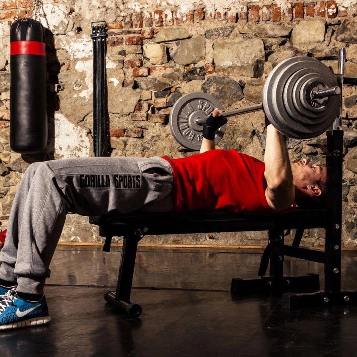 SOUTHWALL Halterbank - Fitnessbank - Verstelbare Haltersteunen - Belastbaar Tot 200kg - Zwart 6 SOUTHWALL Halterbank - Fitnessbank - Verstelbare Haltersteunen - Belastbaar Tot 200kg - Zwart - Afbeelding 6