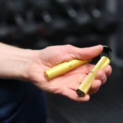 Gouden Grip Handknijper Level 2 (45kg) + GRATIS Griptraining E-book - Handtrainer - Handgripper - Onderarmtrainer - Hand Grips - Knijphalter - Handknijper Fitness - Grip Trainer - Heavy Grip -FitForce Outlet Winkel 1200x1200 589