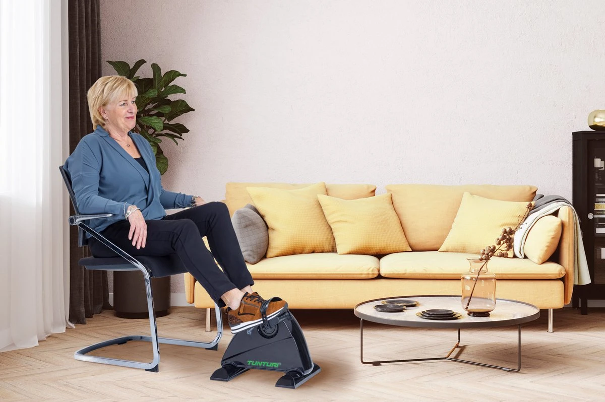 Tunturi Cardio Fit M50 Mobiliteitstrainer - Elektrische Stoelfiets - Bevorderd Revalidatie En Bloedcirculatie - Gemotoriseerd - Arm En Beentrainer - Voor Senioren 4 Tunturi Cardio Fit M50 Mobiliteitstrainer - Elektrische Stoelfiets - Bevorderd Revalidatie En Bloedcirculatie - Gemotoriseerd - Arm En Beentrainer - Voor Senioren - Afbeelding 4