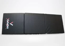 Venom Sports Fitnessmat – Professionele Opvouwbare Turnmat – Yoga – Yogamat – Extra Dikke Sportmat – Gymnastiekmat – L180xB60xH5cm – Zwart 15 Venom Sports Fitnessmat – Professionele Opvouwbare Turnmat – Yoga – Yogamat – Extra Dikke Sportmat – Gymnastiekmat – L180xB60xH5cm – Zwart -FitForce Outlet Winkel 1200x855 3