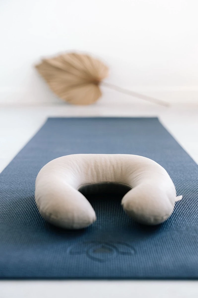 Yogamat Sticky Extra Lang Indigo - 200 Cm - Lotus | 6 Mm | Fitnessmat | Sportmat | Pilates Mat 8 Yogamat Sticky Extra Lang Indigo - 200 Cm - Lotus | 6 Mm | Fitnessmat | Sportmat | Pilates Mat - Afbeelding 8