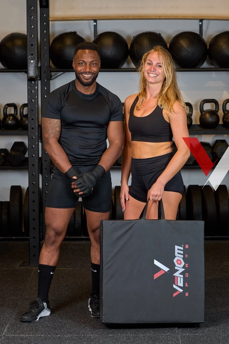 Venom Sports Fitnessmat – Professionele Opvouwbare Turnmat – Yoga – Yogamat – Extra Dikke Sportmat – Gymnastiekmat – L180xB60xH5cm – Zwart 2 Venom Sports Fitnessmat – Professionele Opvouwbare Turnmat – Yoga – Yogamat – Extra Dikke Sportmat – Gymnastiekmat – L180xB60xH5cm – Zwart - Afbeelding 2