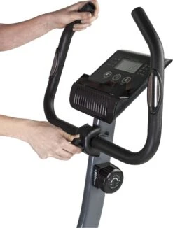 Tunturi Cardio Fit B35 Hometrainer - Fitnessfiets - 8 Weerstandsniveaus - Hartslagmonitor - Ergonomisch - Verstelbaar Stuur - Transportwielen 16 Tunturi Cardio Fit B35 Hometrainer - Fitnessfiets - 8 Weerstandsniveaus - Hartslagmonitor - Ergonomisch - Verstelbaar Stuur - Transportwielen -FitForce Outlet Winkel 908x1200 1