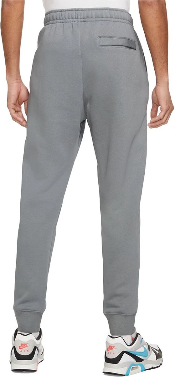 NIKE Sportswear Club Joggers Een Broek Heren - Maat S 2 NIKE Sportswear Club Joggers Een Broek Heren - Maat S - Afbeelding 2