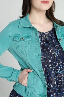 Cassis Kort, Effen Jeansjasje Met Daimlook En Knopen -FitForce Outlet Winkel 799x1200 2