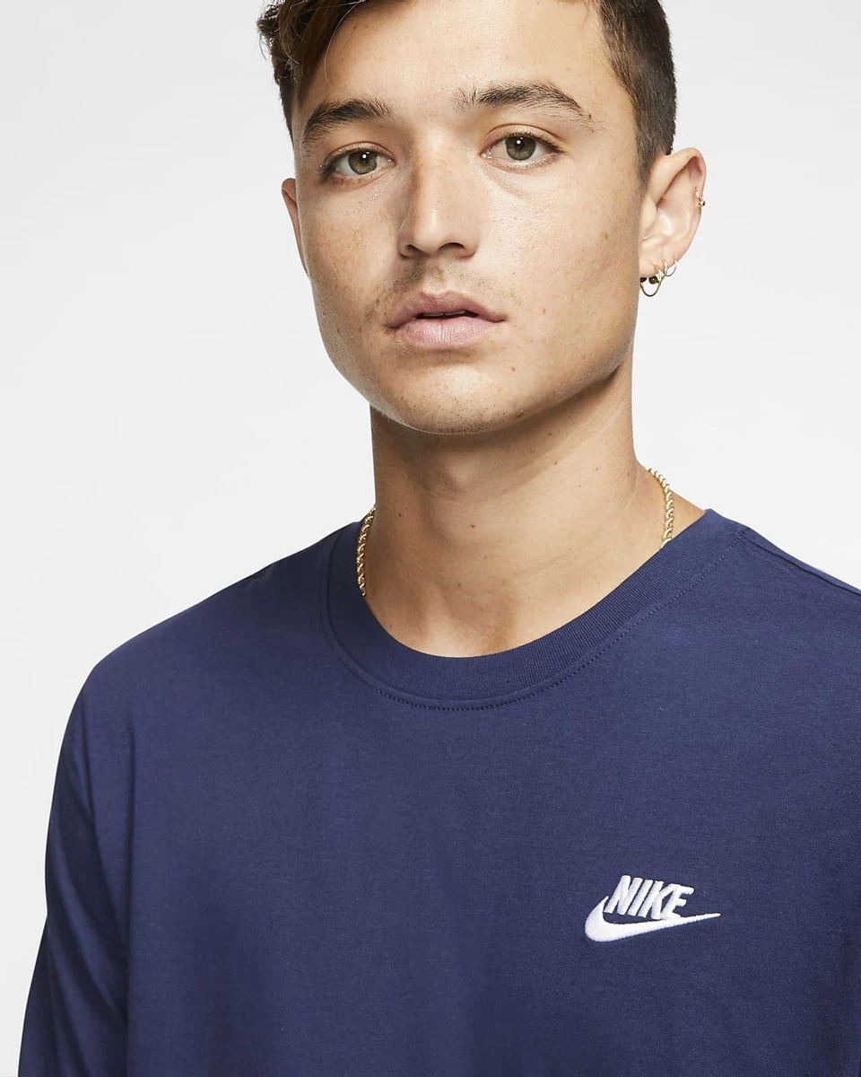 Nike Sportswear Club T-Shirt Heren - Maat M 4 Nike Sportswear Club T-Shirt Heren - Maat M - Afbeelding 4